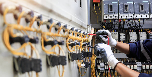 Professional Electrician technician working in Montezuma, IA